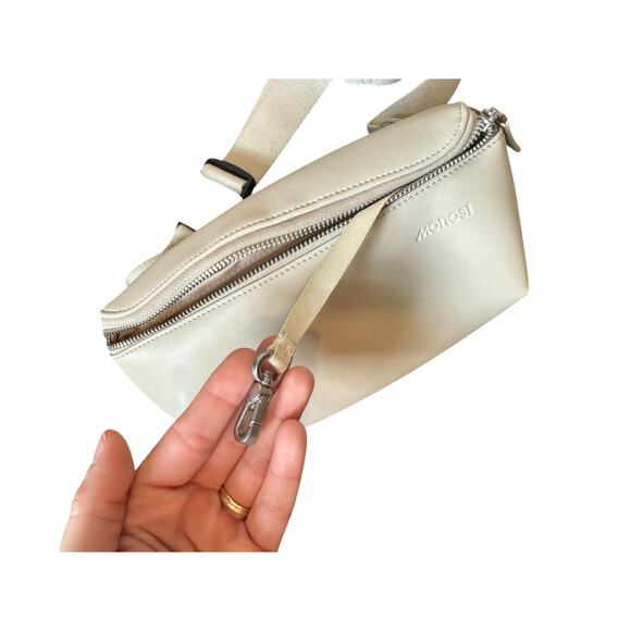MONOS The Metro Sling Bag Ivory Vegan Leather Crossbody Fanny Pack Belt Bag EUC - Picture 7 of 10